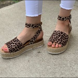 Cheetah oat wedges / espadrilles